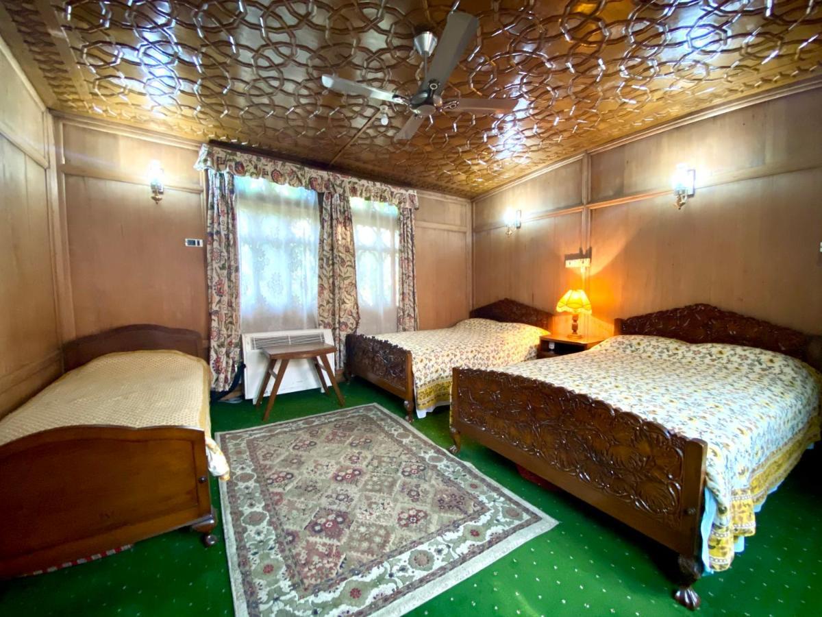 Green Paradise Houseboat - Centrally Heated Srīnagar المظهر الخارجي الصورة